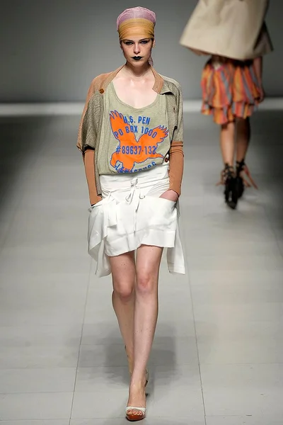 Look 8